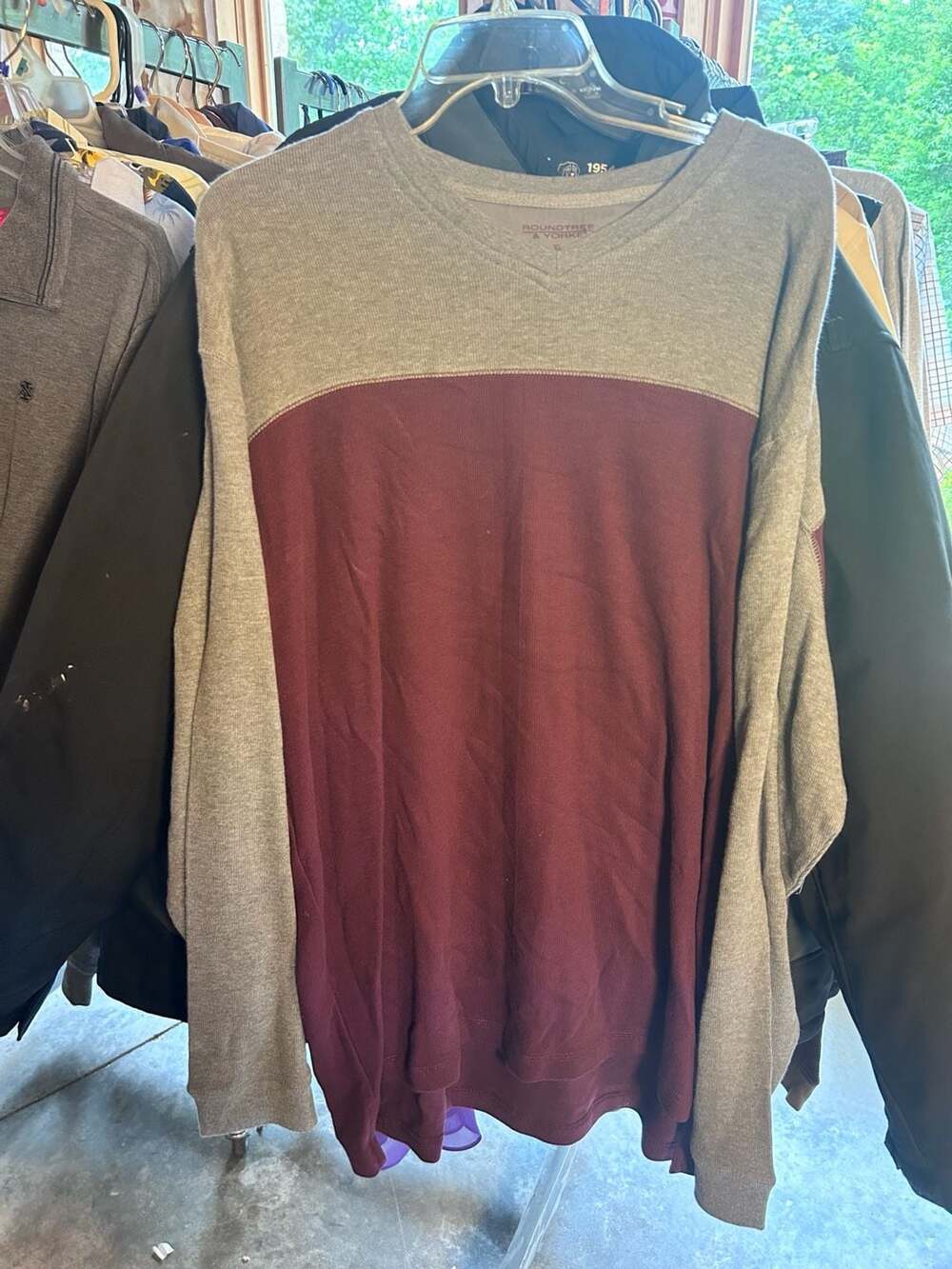 Roundtree & Yorke Men's Colorblock V-Neck Long Sleeve Sweater XL